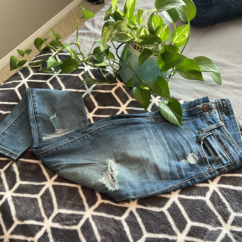 Joes Jeans size 27 ripped style Grace skinny midrise stretchy denim Medium wash